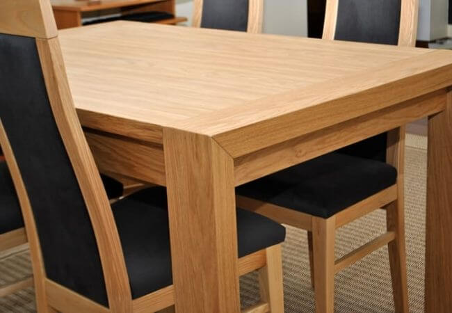 Wykończenie stołu drewnianego - gwarancja jakości