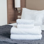 Z jakiego materiału ręczniki w hotelu